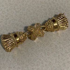 Vintage 1980’s Ivana Trump gold tone double tassel staff broach (375)